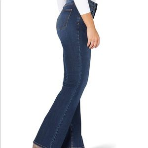 Wrangler High rise true straight fit jeans